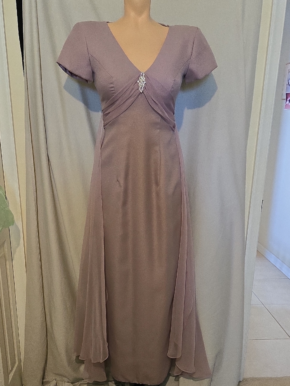 Lavender Short Sleeves Mother of The Bride Dress Chiffon Long Ruched A Line